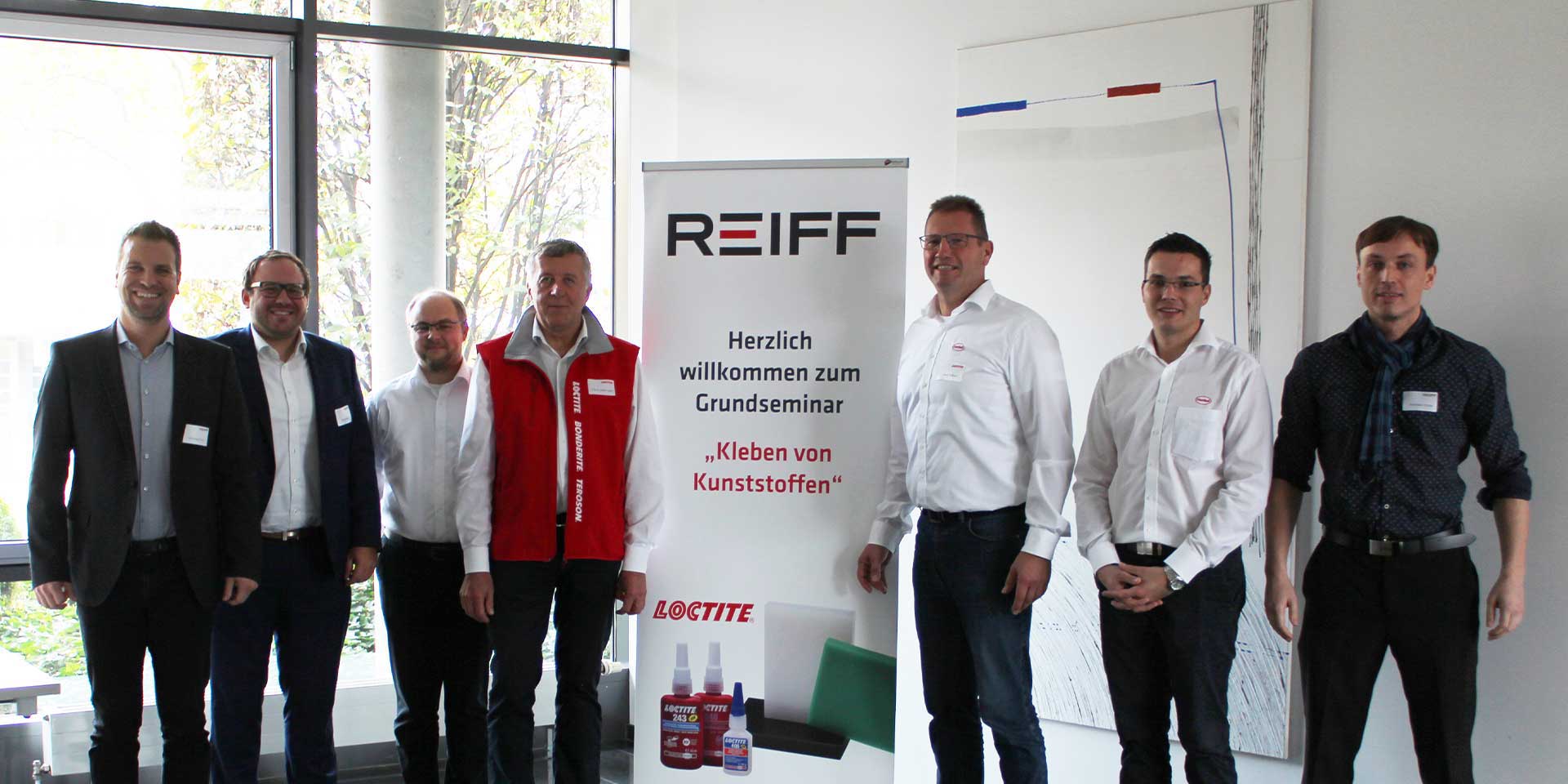Teilnehmer der Klebeschulung von REFF Technische Produkte in Reutlingen